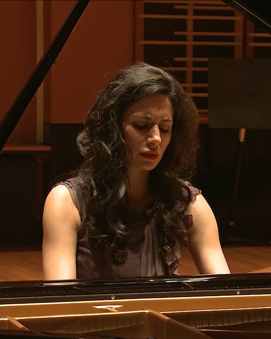 Dr Julijana Sarac at the piano